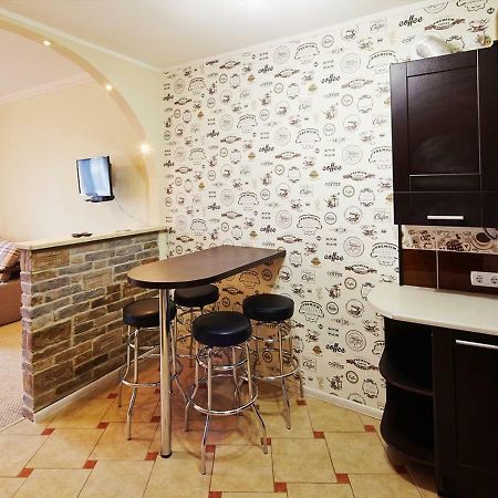 Уютная Квартира На Площади Рынок Lviv Ngoại thất bức ảnh